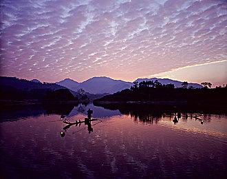 《生灵重塑》Steam心愿单突破100万 小小梦魇工作室新作